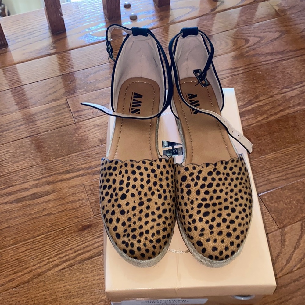 BRAND NEW Espadrille Flats